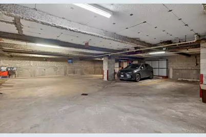 100 S Middle Neck Road #305, Great Neck, NY 11021 - Photo 39