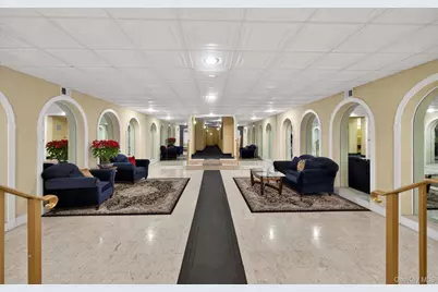 100 S Middle Neck Road #305, Great Neck, NY 11021 - Photo 33