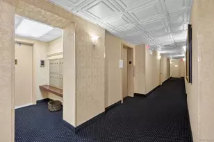 100 S Middle Neck Rd, Great Neck, NY 11021 - Photo 31