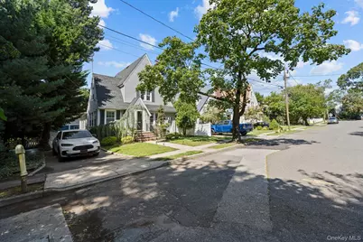 2098 Felix Court, Baldwin, NY 11510 - Photo 37