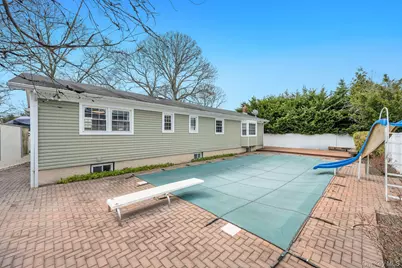 9 Wiggins Street, Ronkonkoma, NY 11779 - Photo 5