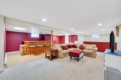 9 Wiggins Street, Ronkonkoma, NY 11779 - Photo 33