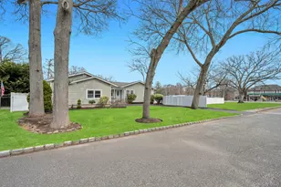 9 Wiggins St, Ronkonkoma, NY 11779 - Photo 3