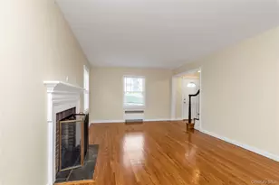 19 Anstice St, Oyster Bay, NY 11771 - Photo 3