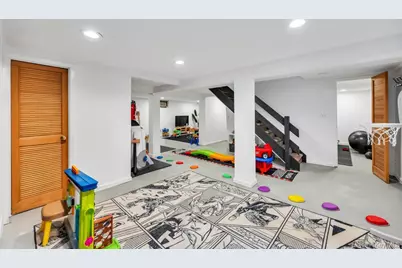 40 Hitching Post Lane, Glen Cove, NY 11542 - Photo 21