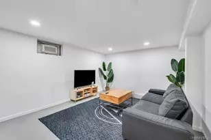 40 Hitching Post Ln, Glen Cove, NY 11542 - Photo 23