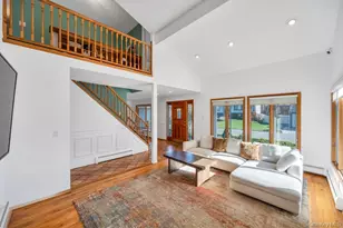 40 Hitching Post Ln, Glen Cove, NY 11542 - Photo 5