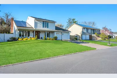 40 Hitching Post Lane, Glen Cove, NY 11542 - Photo 3