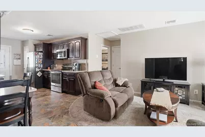 147 Coates Avenue N, Holbrook, NY 11741 - Photo 17