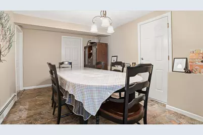 147 Coates Avenue N, Holbrook, NY 11741 - Photo 19