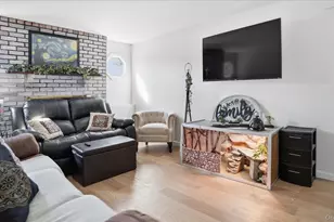 147 Coates Ave N, Holbrook, NY 11741 - Photo 3