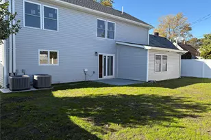 25 Furrow Ln, Levittown, NY 11756 - Photo 29