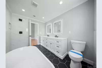 25 Furrow Lane, Levittown, NY 11756 - Photo 15