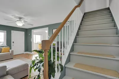 204 Storm Drive, Holtsville, NY 11742 - Photo 17