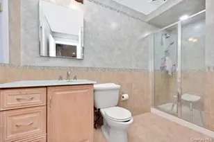 1013 South End, Woodmere, NY 11598 - Photo 23
