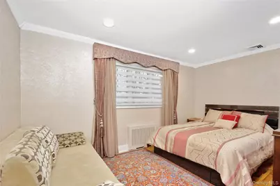 1013 South End, Woodmere, NY 11598 - Photo 41