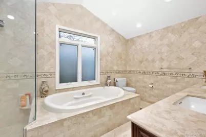 1013 South End, Woodmere, NY 11598 - Photo 19