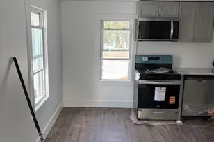 16 Maple Ave, Glen Cove, NY 11542 - Photo 5