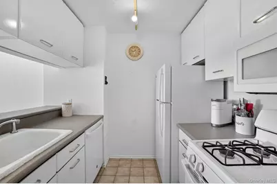 4 Martine Avenue #612, White Plains, NY 10606 - Photo 13