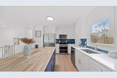 77 Friendly Road, Mahopac, NY 10541 - Photo 9