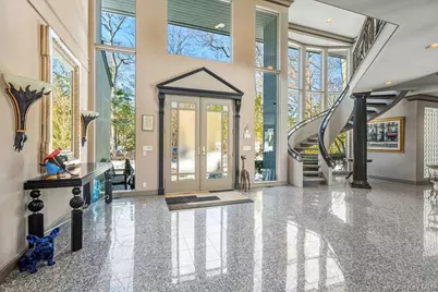 8 Forest Court, Syosset, NY 11791 - Photo 3