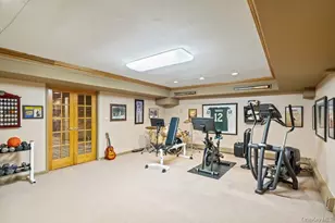 8 Forest Ct, Syosset, NY 11791 - Photo 25