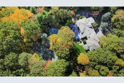 8 Forest Court, Syosset, NY 11791 - Photo 37