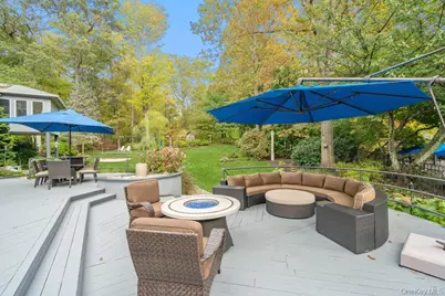 8 Forest Court, Syosset, NY 11791 - Photo 35