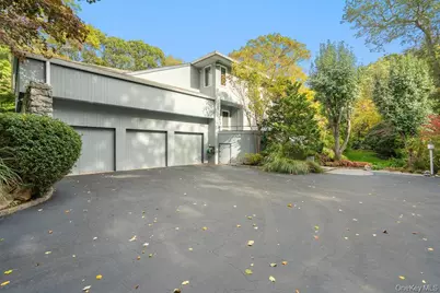 8 Forest Court, Syosset, NY 11791 - Photo 39