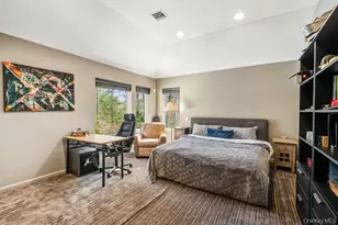 8 Forest Ct, Syosset, NY 11791 - Photo 19