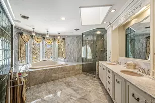 8 Forest Ct, Syosset, NY 11791 - Photo 17