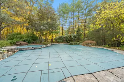 8 Forest Court, Syosset, NY 11791 - Photo 31