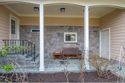 981 Green Meadow Lane, Mamaroneck, NY 10543 - Photo 3