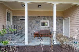 981 Green Meadow Ln, Mamaroneck, NY 10543 - Photo 3