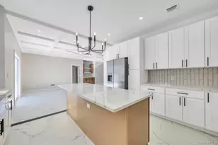 62 Haven Ln, Levittown, NY 11756 - Photo 17