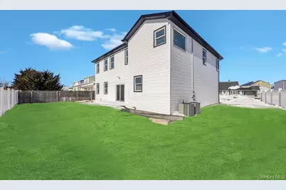 62 Haven Lane, Levittown, NY 11756 - Photo 5