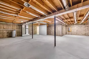 62 Haven Ln, Levittown, NY 11756 - Photo 39