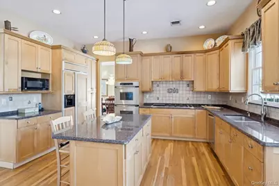 49 Rofay Drive, East Northport, NY 11731 - Photo 35