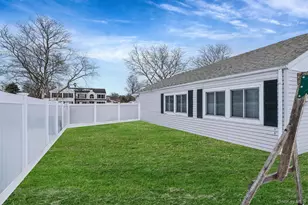 16 Magic Mountain Dr, Coram, NY 11727 - Photo 37