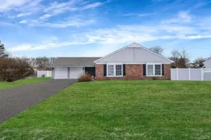 16 Magic Mountain Dr, Coram, NY 11727 - Photo 43