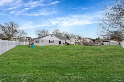 16 Magic Mountain Drive, Coram, NY 11727 - Photo 35