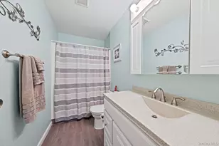 16 Magic Mountain Dr, Coram, NY 11727 - Photo 19