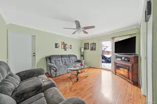 16 Magic Mountain Dr, Coram, NY 11727 - Photo 15