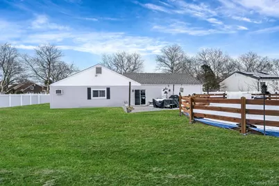 16 Magic Mountain Drive, Coram, NY 11727 - Photo 33