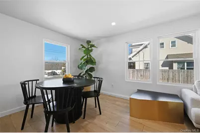 923 E Main Street, Riverhead, NY 11901 - Photo 5