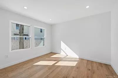 923 E Main Street, Riverhead, NY 11901 - Photo 19