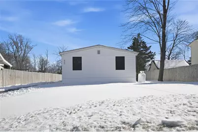 923 E Main Street, Riverhead, NY 11901 - Photo 29