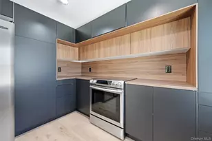 923 E Main St, Riverhead, NY 11901 - Photo 13