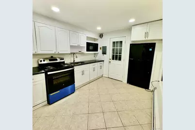 11 Blue Spruce Road, Levittown, NY 11756 - Photo 5