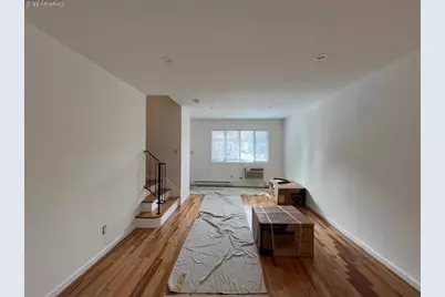 141 Manorhaven Boulevard #J, Port Washington, NY 11050 - Photo 3